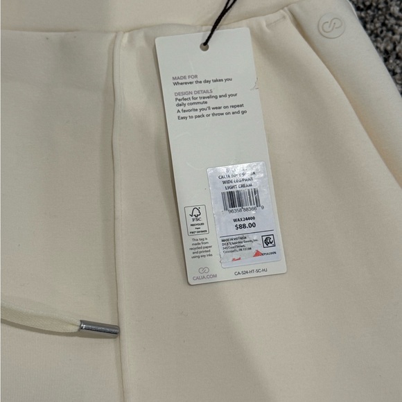 Calia Elegant Cream Scuba Soft Wide Leg *spots* - Picture 2 of 6